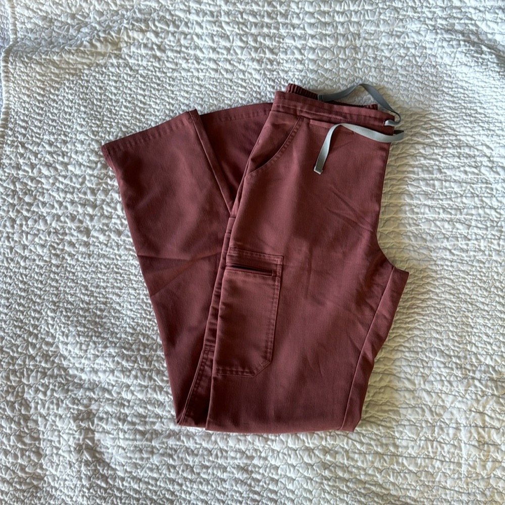 Figs mauve small/tall Yola scrub pants